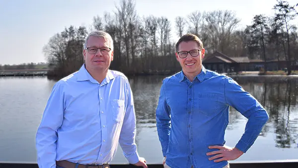 Grommunio independente e mais resiliente em Radolfshausen - Lothar Jagemann (TI) e Jonas Wucherpfennig (chefe de departamento adjunto) em Radolfshausen